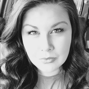 Meet your Posher, Candice